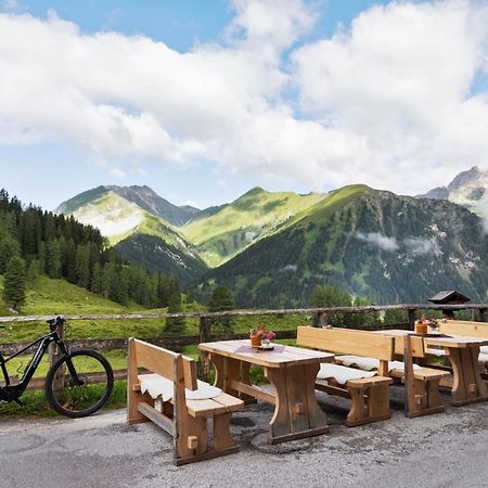 ホテル Berggasthaus Hoellensteinhuette トゥクス エクステリア 写真